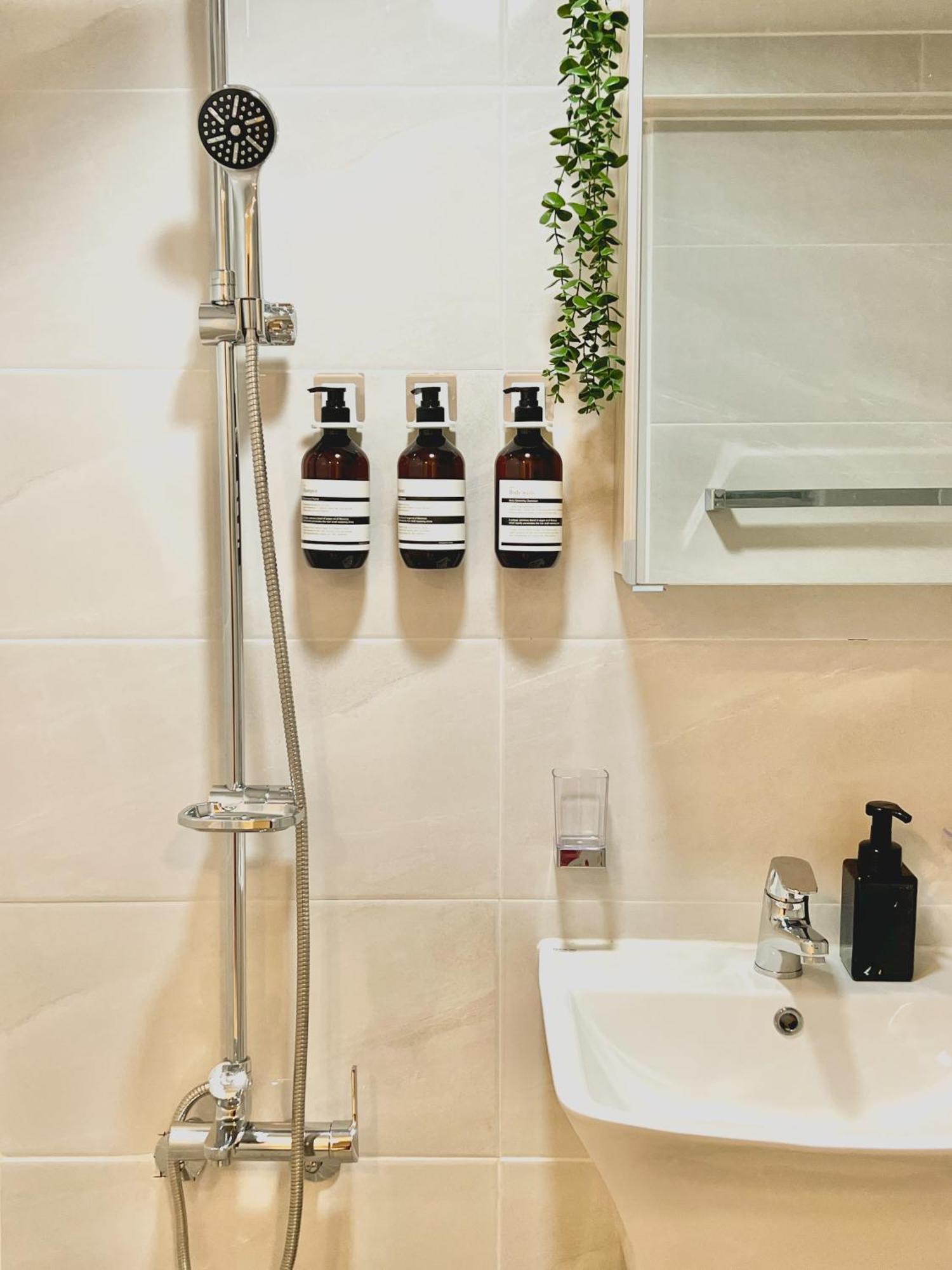 Apartment Waterfall- Yeonhui Hongdae 10mins Sinchon 3beds 6ppl *