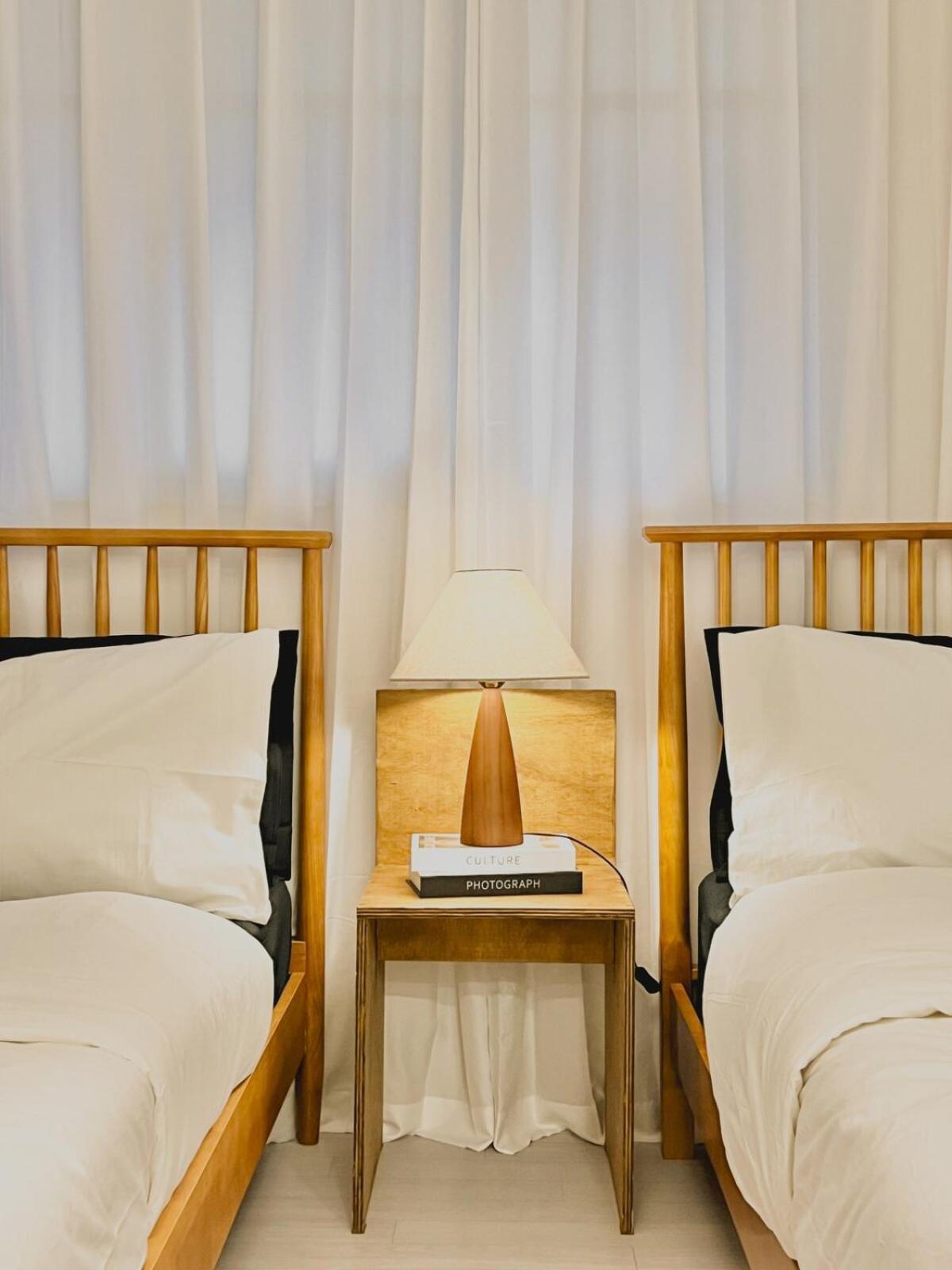 Waterfall- Yeonhui Hongdae 10mins Sinchon 3beds 6ppl Seoul